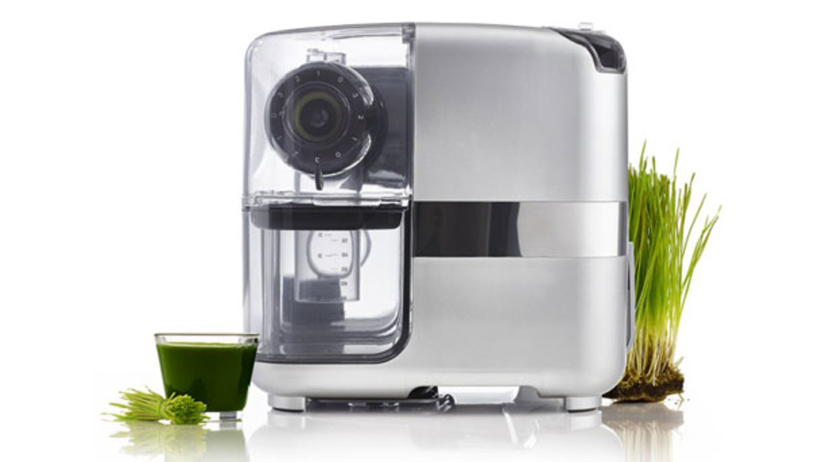 omega-juicing-cube